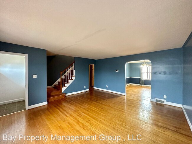 Building Photo - 3 br, 1.5 bath House - 1916 Edgewood Rd