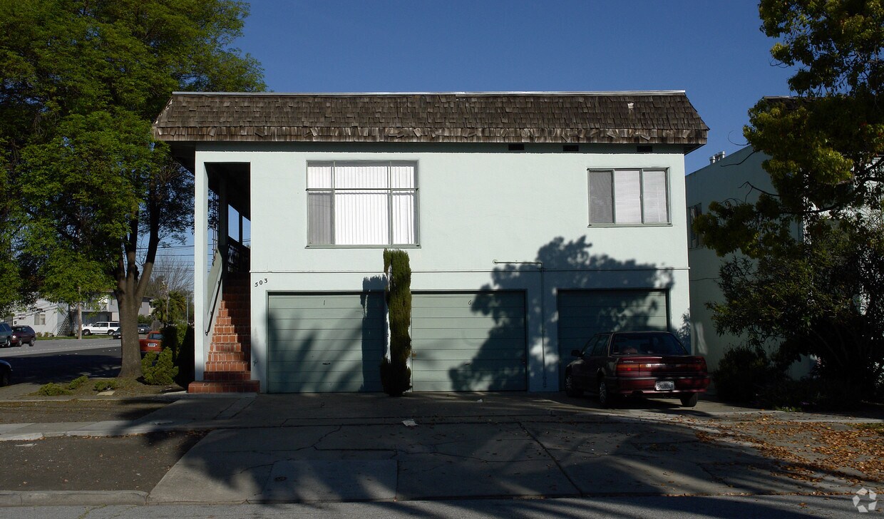Primary Photo - 503-509 Samson St