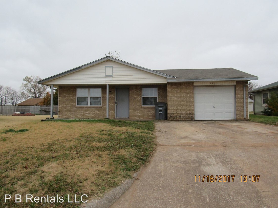 Primary Photo - 3902 SW Pecan Pl
