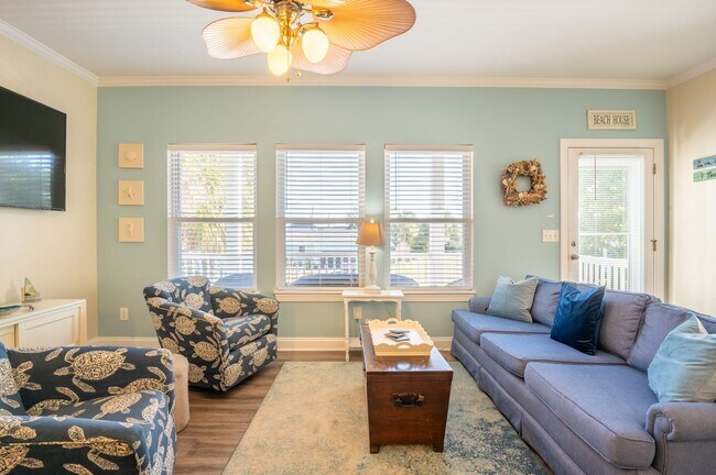 Foto del edificio - PRICE REDUCTION! LIVE AT THE BEACH FOR THE...