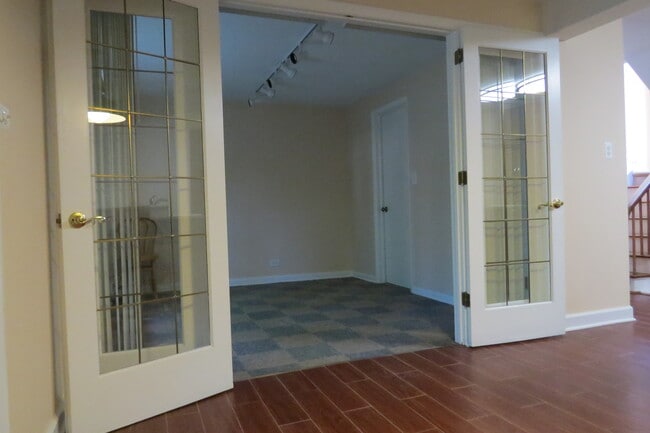Building Photo - 1157 Shermer Rd
