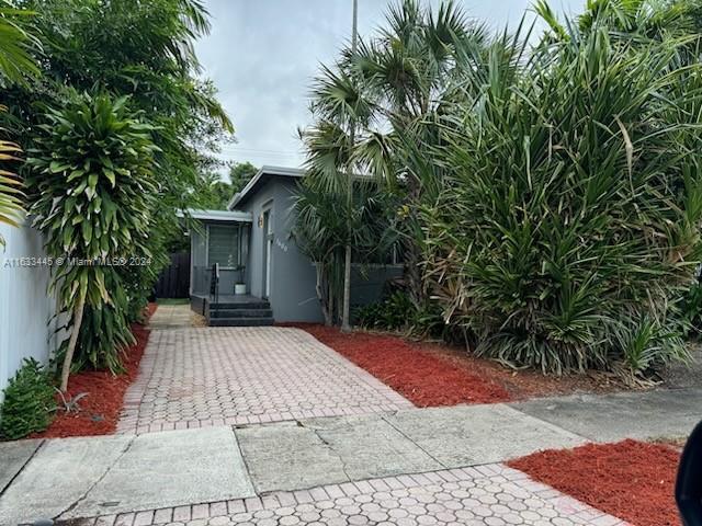 Foto principal - 1600 NE 5th St