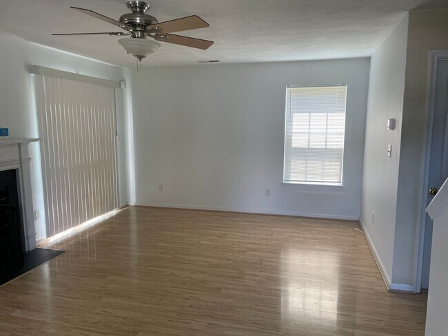 Foto del edificio - 4781 Cullen Rd
