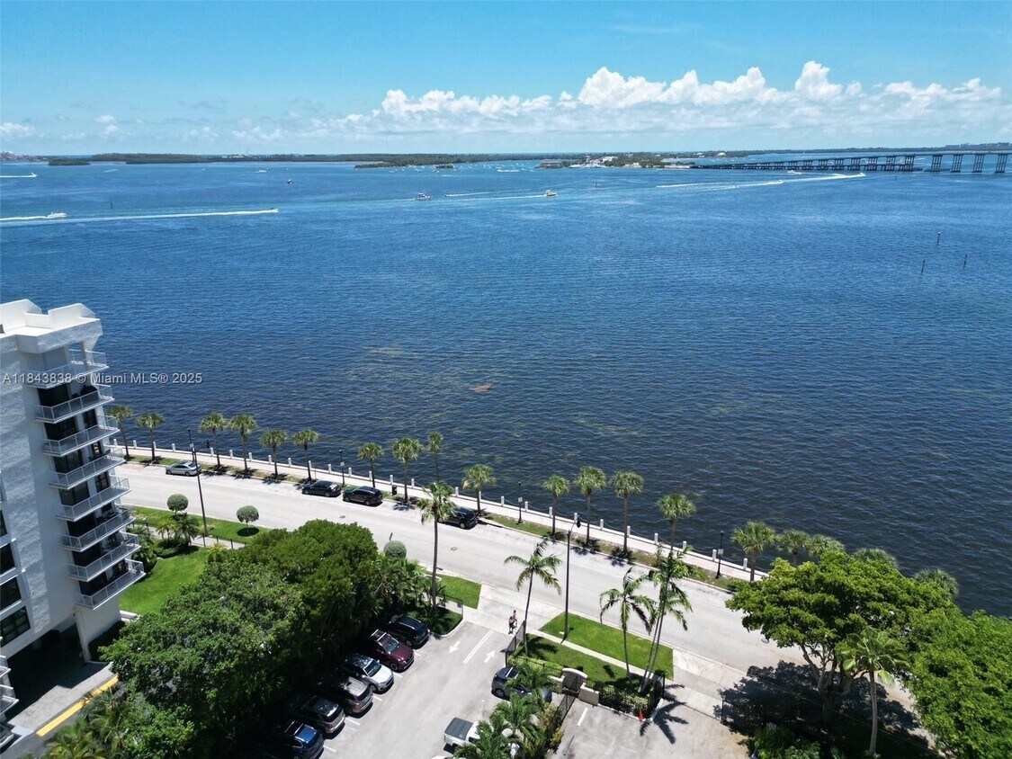 Foto principal - 1450 Brickell Bay Dr