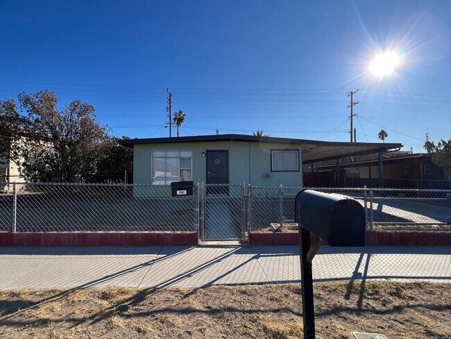 Foto del edificio - 1020 Taos Dr