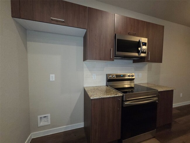 Building Photo - 9740 Grosbeak Ln