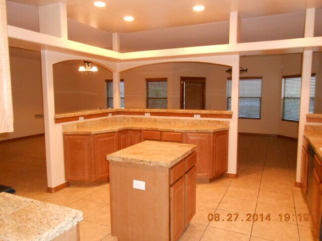 Building Photo - 5127 Mirada Dr NW
