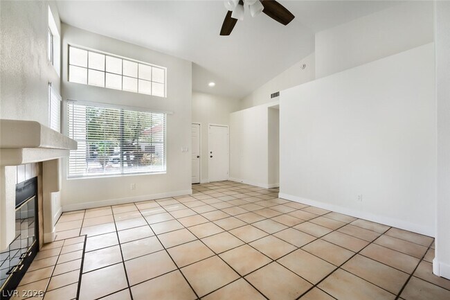 Building Photo - 2709 Camphor Tree St