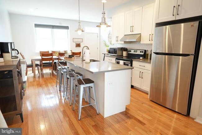 Foto del edificio - 341 Cantrell St