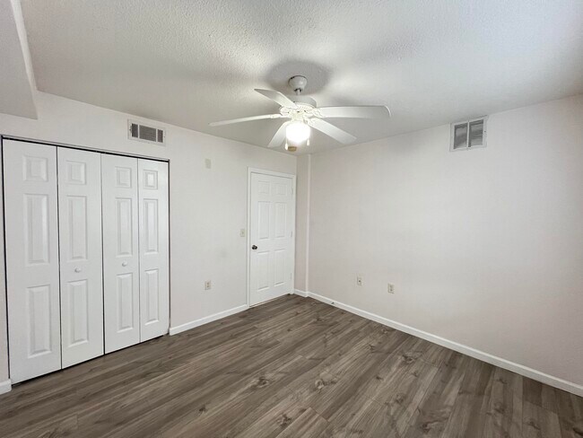 Foto del edificio - 301 SW Palm Dr
