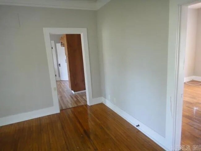 Building Photo - 2 Bed/ 1 Bath Home • Newport