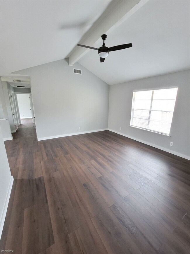 Building Photo - 3 br, 1 bath Duplex - 4422 Gillis St # A