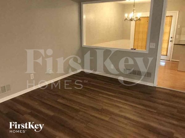 Foto del edificio - 9951 Parkhill St