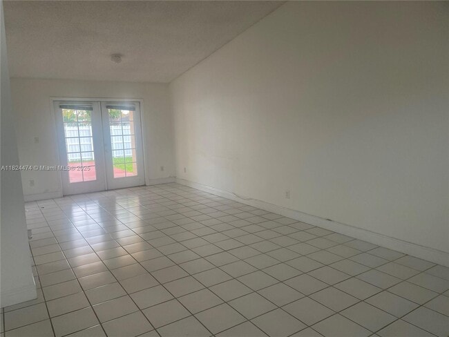 Building Photo - 16852 SW 148th Ave