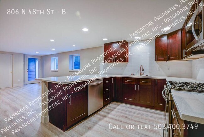 Building Photo - 806 N 48th St