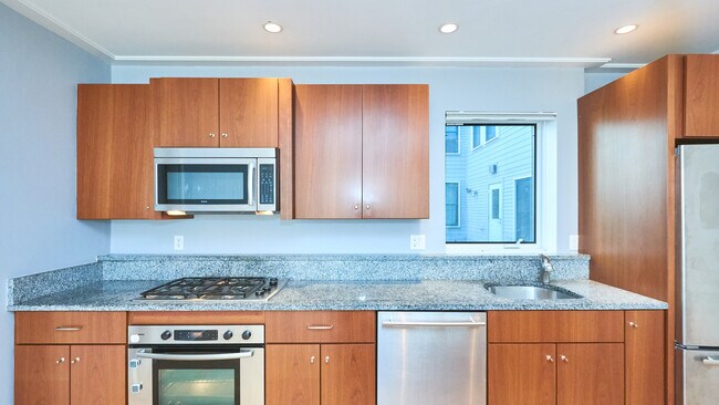 Foto del edificio - 337 W 2nd St