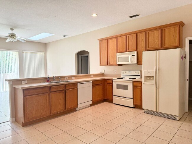 Building Photo - 7112 Hiawassee Overlook Dr