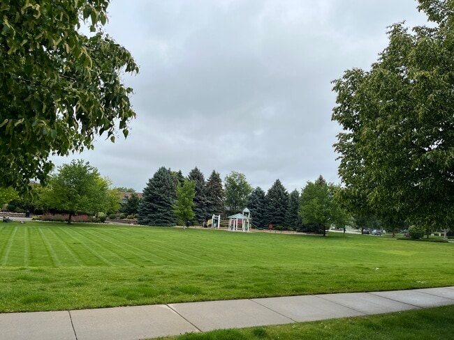 Building Photo - 656 Stonebridge Dr