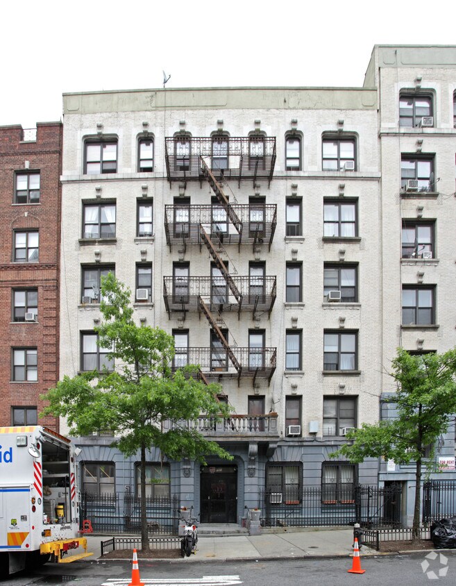 Foto del edificio - 203-209 Underhill Ave