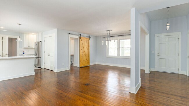 Foto del edificio - 3 Bedroom 3 Bath House in Parish Place - M...