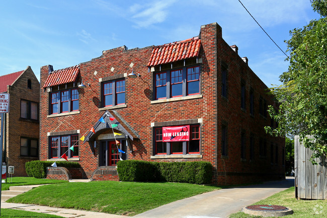 Building Photo - Diana Apartments