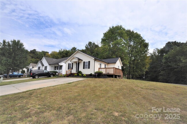 Foto del edificio - 1205 Moss Acres Ct