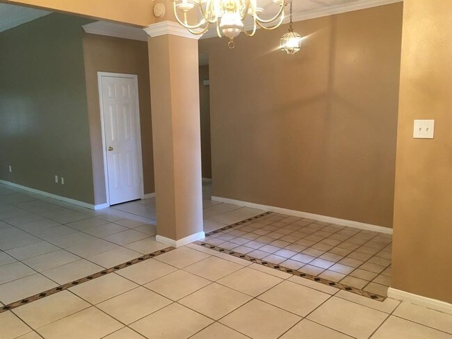 Foto del edificio - 7915 Park Hollow Ct