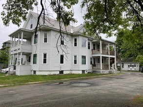 Building Photo - 132 Adams St