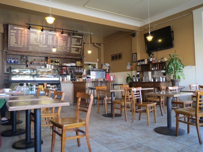 Interior Photo - 404 20th Ave