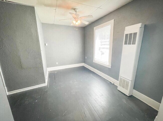 Building Photo - 1202 N Grant Ave
