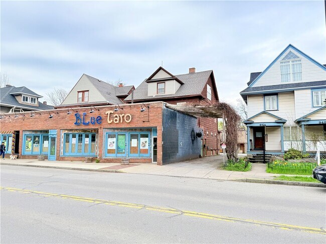 Building Photo - 936 Monroe Ave