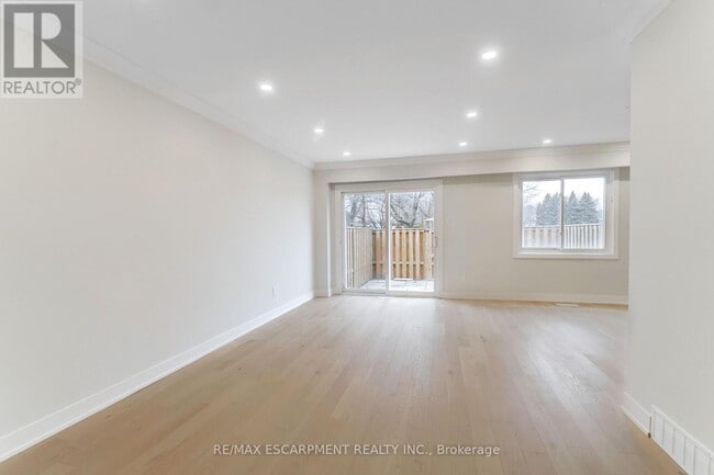 Building Photo - 4197 Longmoor Dr