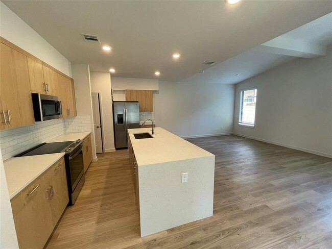 Building Photo - 2521 Appian Way