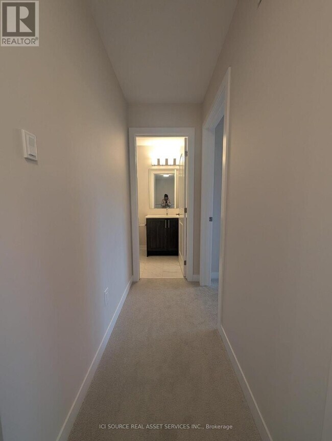 Building Photo - 375 Les Emmerson Dr