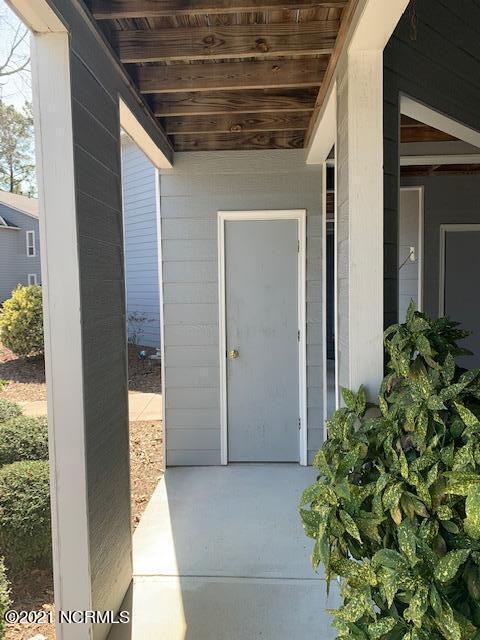 Building Photo - 114 Breezewood Dr