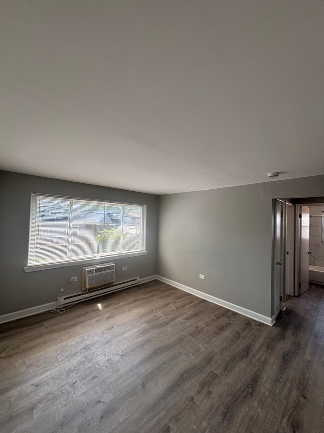 Building Photo - 2109-2123 W 119th St