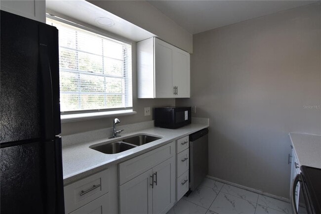 Foto del edificio - 5317 Curry Ford Rd