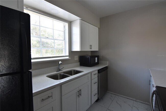 Building Photo - 5317 Curry Ford Rd