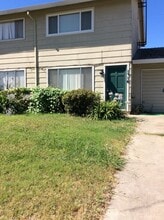 Building Photo - 1316-1318 Val Dr