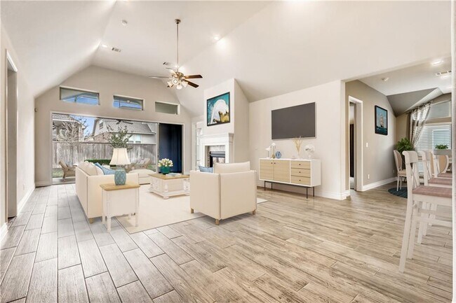 Building Photo - 6313 Lake Teravista Way