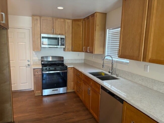 Building Photo - Completely rebuilt home in La Quinta Cove