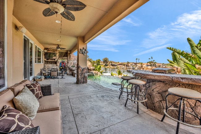 Building Photo - 30420 Longhorn Dr