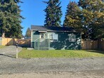 Foto principal - Charming Remodeled 2-Bedroom Home with Ful...