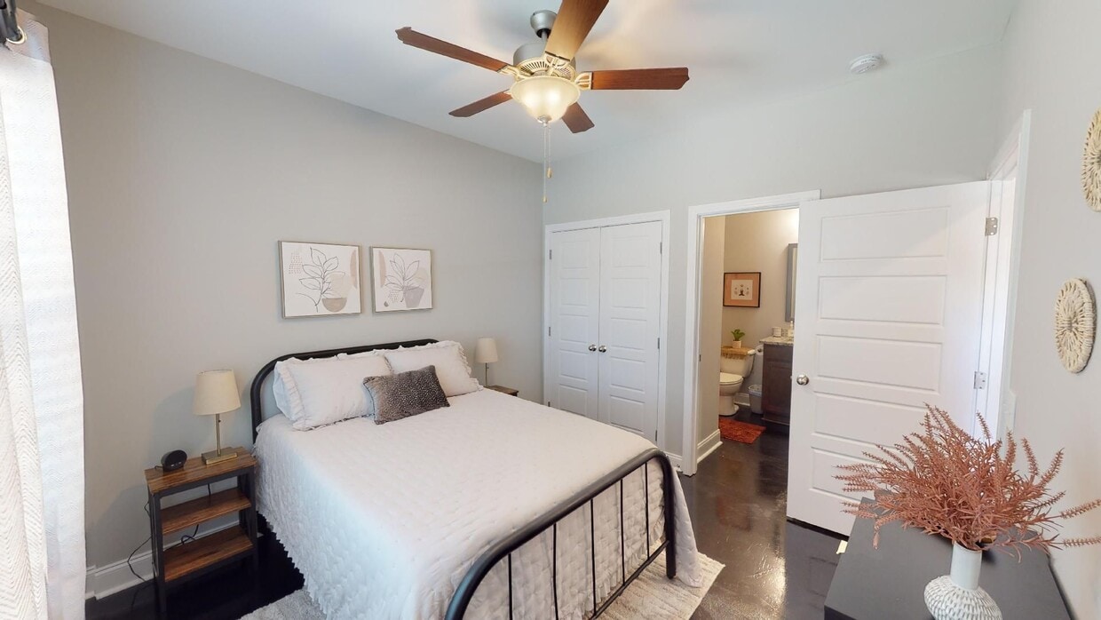 Foto principal - Charming 3-Bedroom Home with Modern Finish...