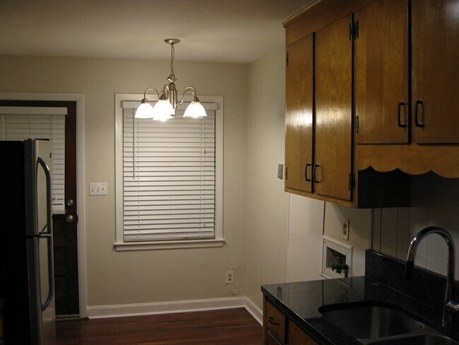 Foto del edificio - 1 BDr Condo for Rent