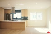 Foto principal - 322 S Swall Dr
