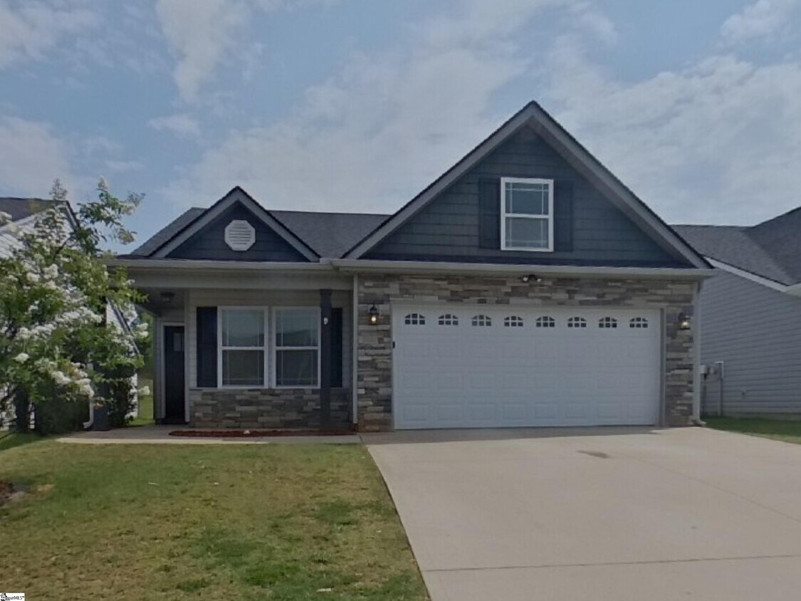 Foto principal - 114 Mistwood Ln