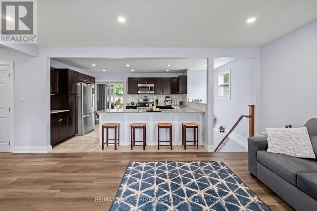 Building Photo - 406 Gliddon Ave