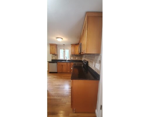 Building Photo - 33 Stoneleigh Rd