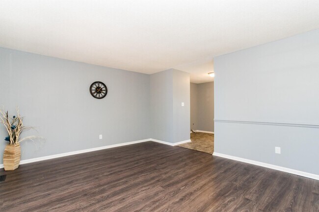 Building Photo - 108 Forestwood Dr